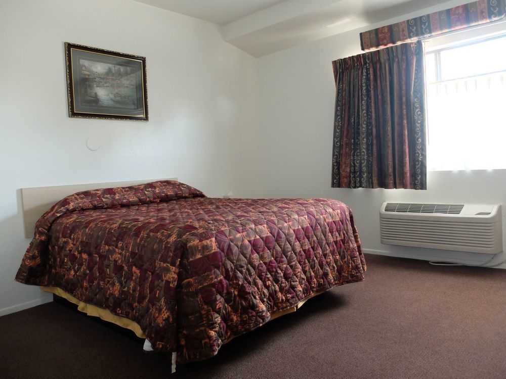 Jolly Roger Hotel